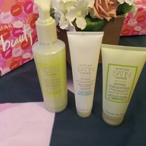 Mary Kay Satin Hands Trio - Green and White
